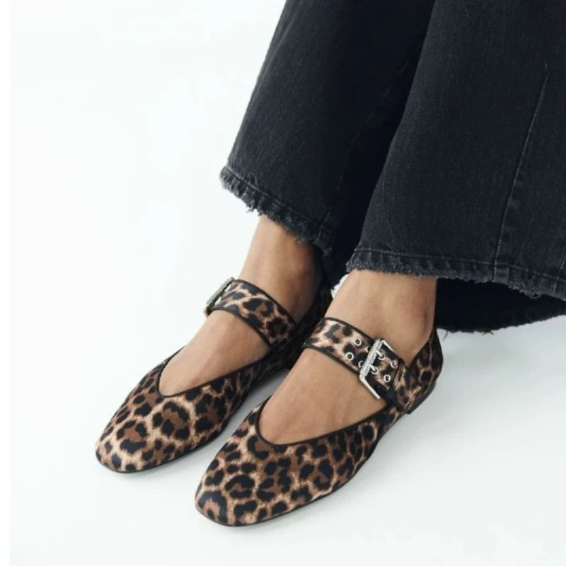 Rosven Pointed Flat